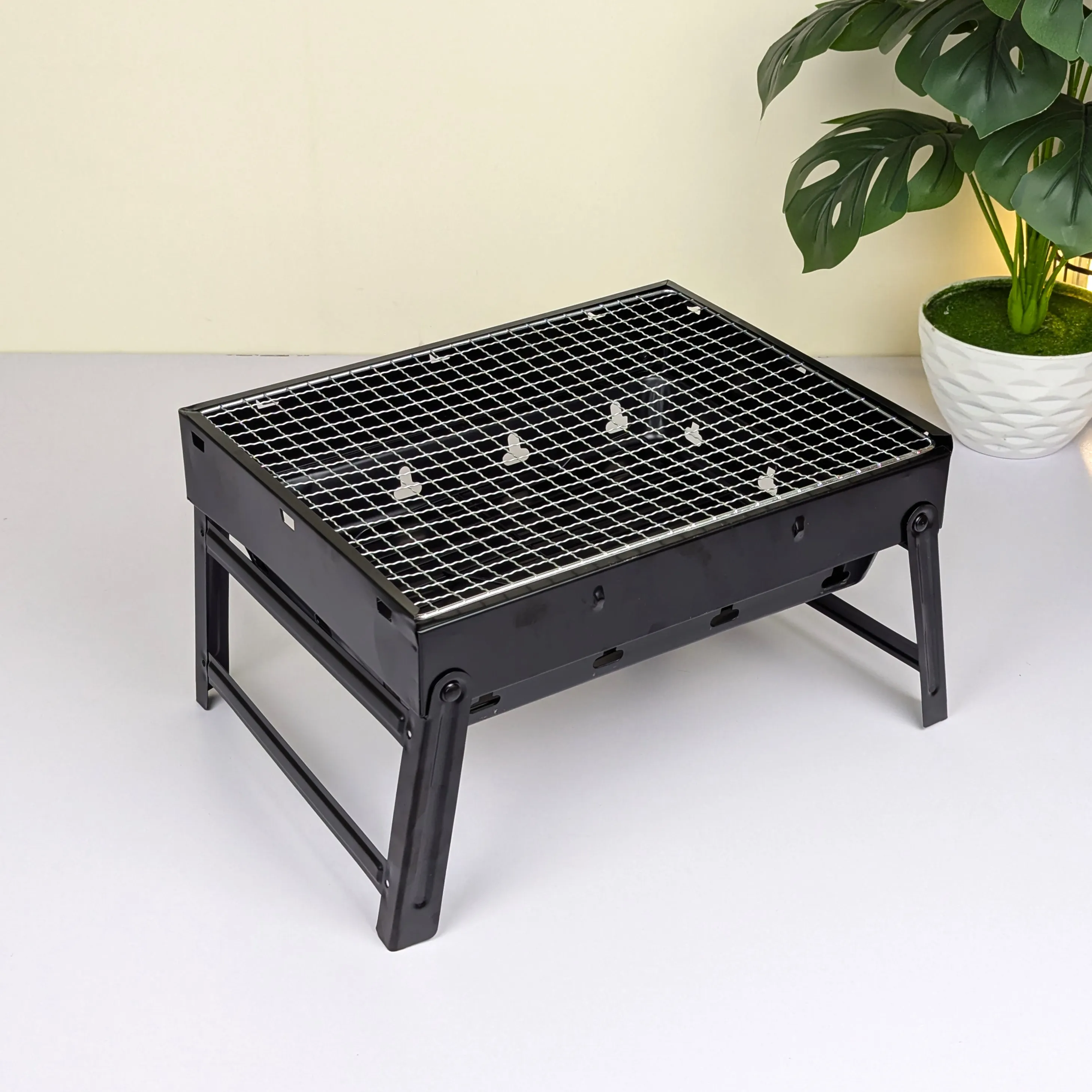 Portable BBQ Maker TL-353 – Lightweight Charcoal Barbecue Grill with Stainless Steel Structure for Outdoor Camping, Family Gatherings & Picnics